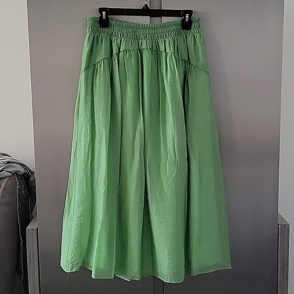VINCE NWT Smocked Waist Pull On Skirt in Sprout - Picture 11 of 13